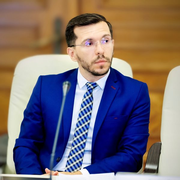 Dr Marius Ghincea